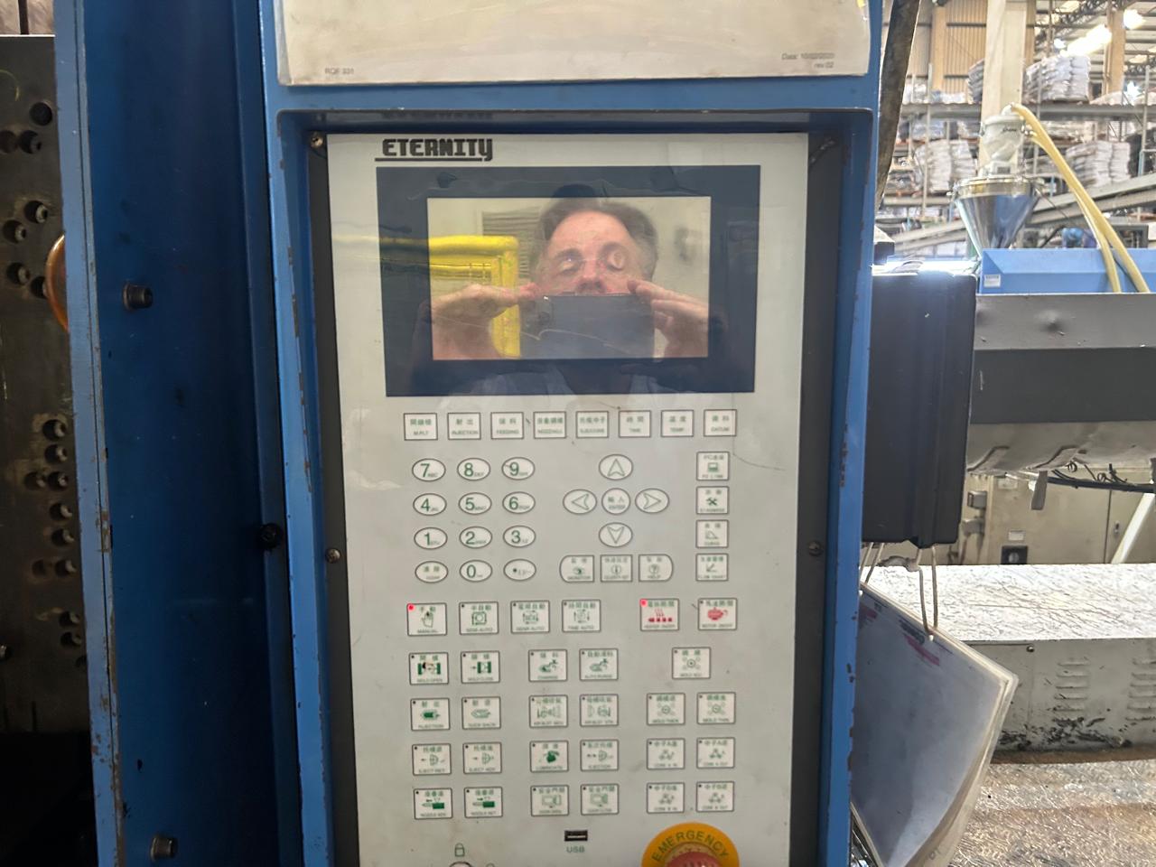 Injetora FCS 1000 ton